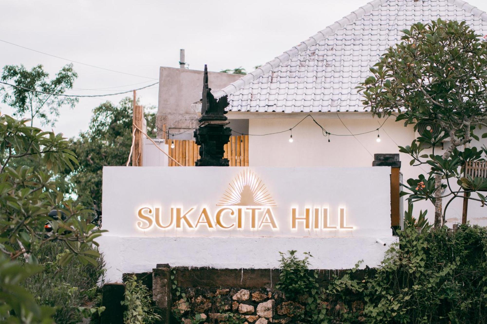 Отель Sukacita Hill Улувату Экстерьер фото